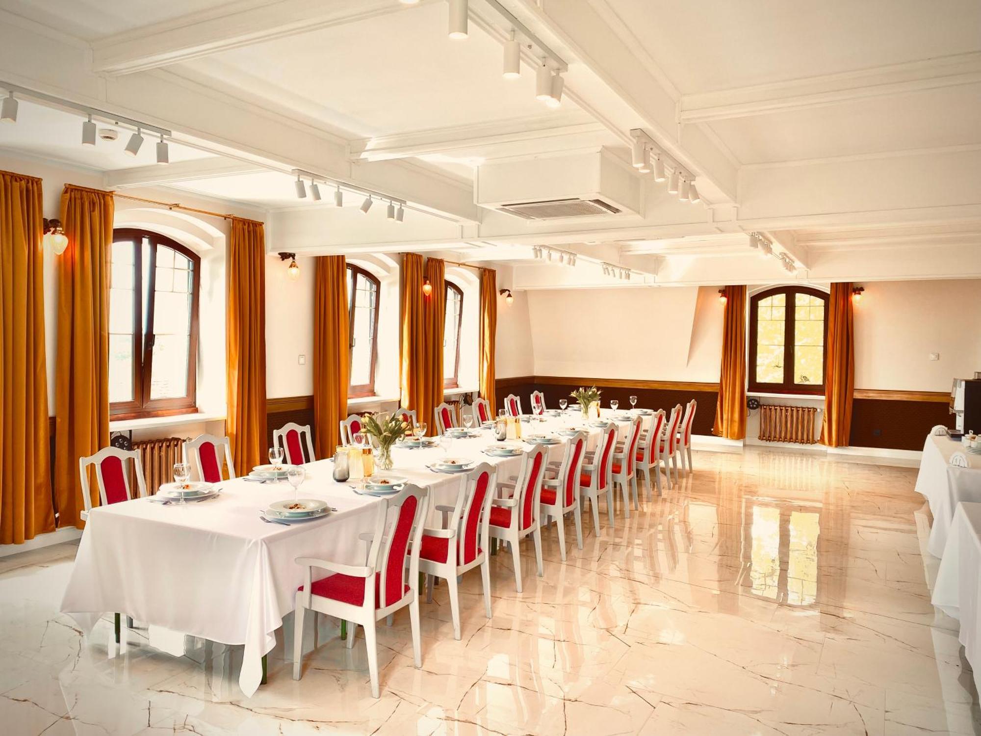 Hotel Palac W Myslecinku Μπίντγκοστς Εξωτερικό φωτογραφία